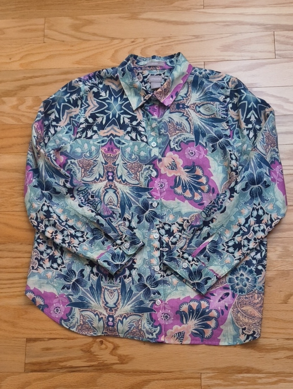 Chico's No Iron Floral Paisley Button Up Shirt Size 1.5 NWOT